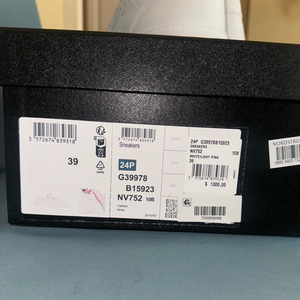 Chanel Sneakers: 2024 Interlocking CC Logo
Women's Size: 9 - Picture 2 of 5